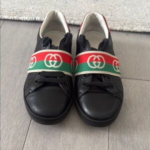 Gucci Black Sneakers with Signature Red/Green GG Stripe